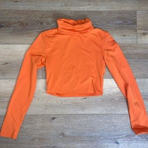 orange cropped turtleneck 🧡🍊✴️